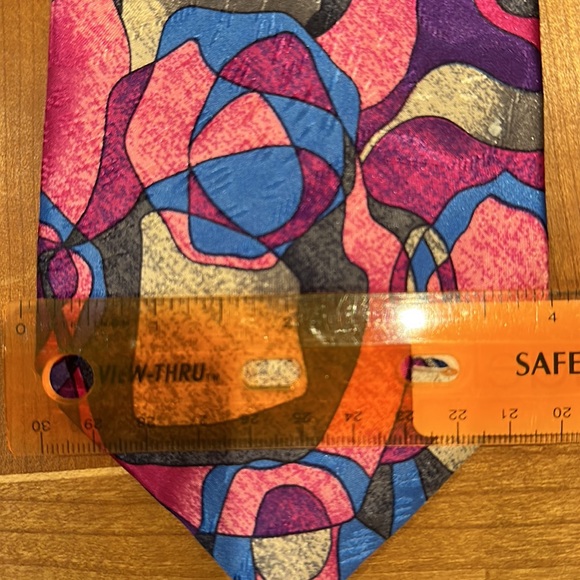 PAVONE SILK NECKTIE WITH VIBRANT PATTERN IN PINK, BLUE, PURPLE,GOLD AND GREY - Picture 5 of 5